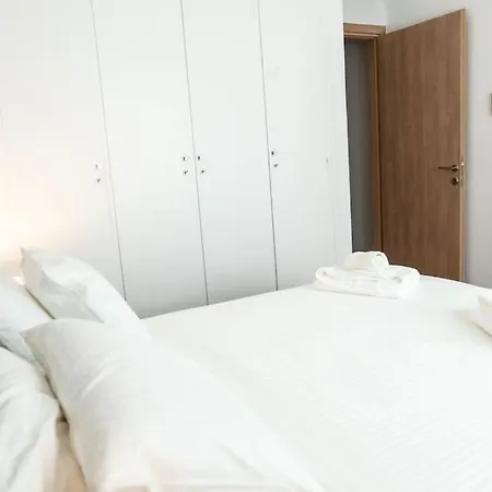 Olvia A Breath Away From Old Town Center *