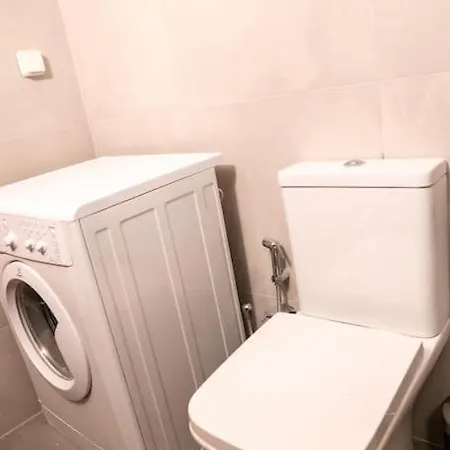 公寓 Olvia A Breath Away From Old Town Center 罗希姆诺