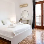 Olvia A Breath Away From Old Town Center Rethymno (Crete)
