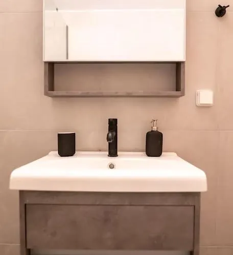 Olvia A Breath Away From Old Town Center Apartamento